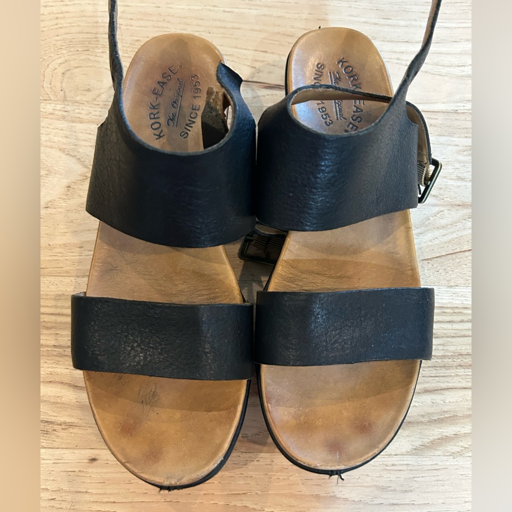 Kork Ease black leather sandals size 9